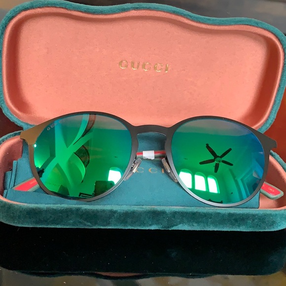 Gucci Sunglasses - Picture 2 of 11